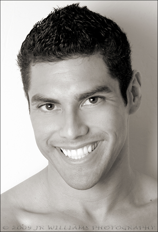 MO Robles - Headshot