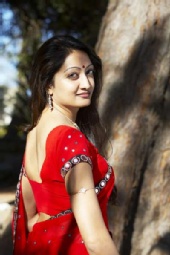 PRISCILLA - In red
