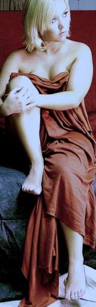 Kaylie - posing for a painting