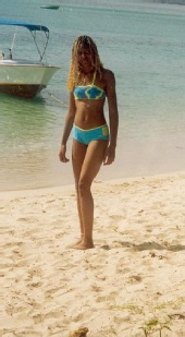 cinnamon - beach babe