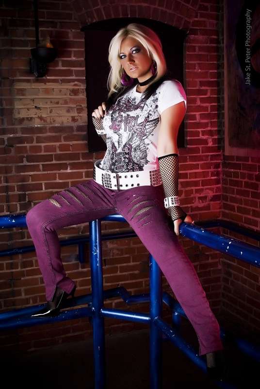 Mandi - rockin it out