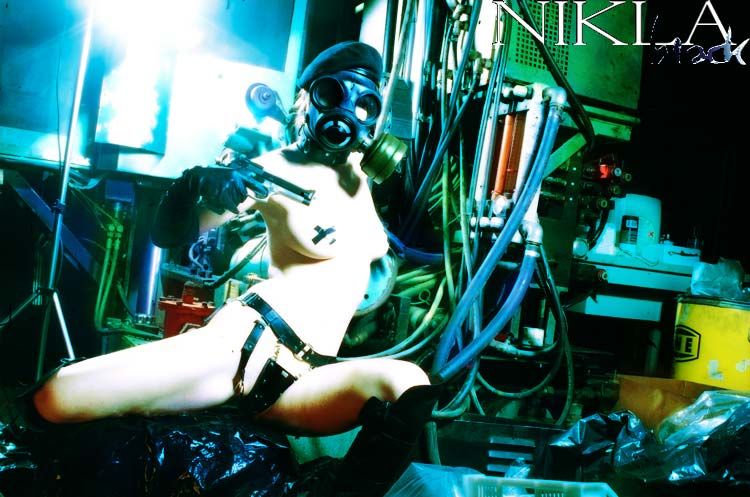 Nikla Black - Gasmask