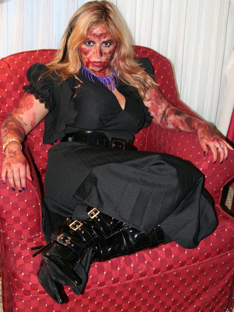 Traci  Islands - Zombie Vampire