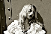 Traci  Islands - Resting...