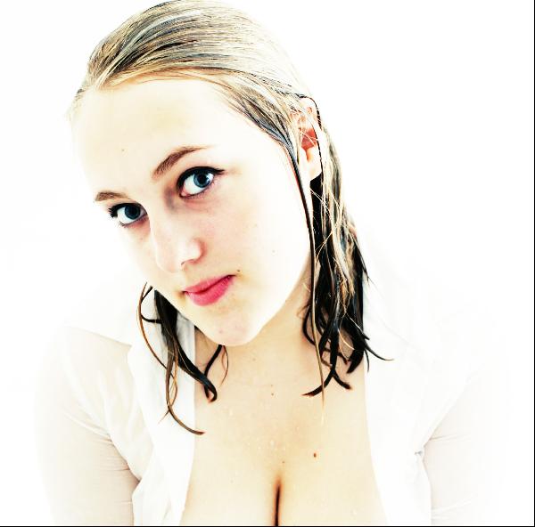 Lauren Fox - Shower scene