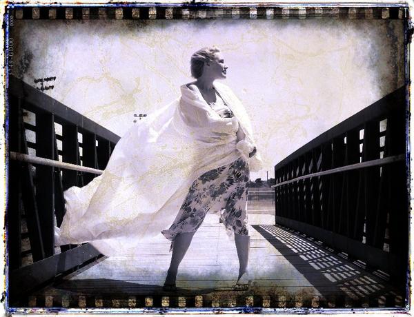 Tara Turner - Black and white photo