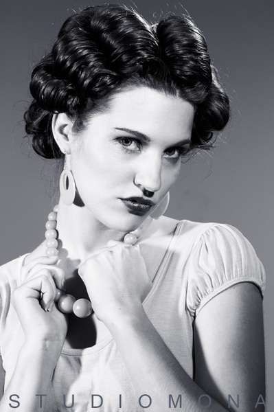 AngelEyes - The I Love Kari Show