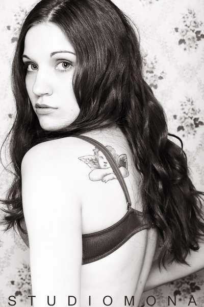 AngelEyes - Wallpaper Utopia