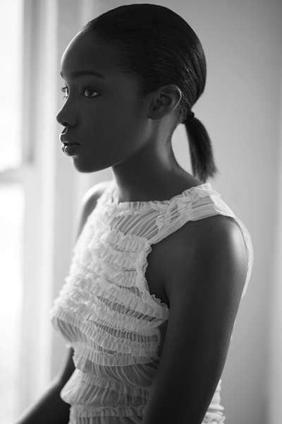 Alexis - side beauty