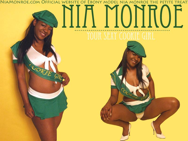 Nia Monroe - WALLPAPER