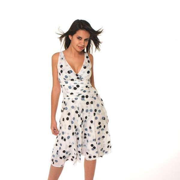 Sara Tailai - Commercial photo by Paul Hopkins