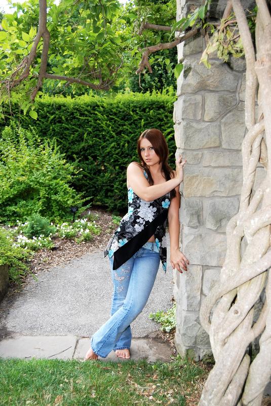 andrea - barefoot and free