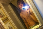 Evan - Me-shirt off