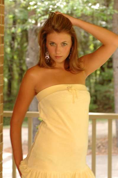 Ashleigh - Headshot