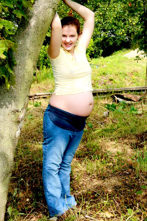 cookiex - 8 months pregnant