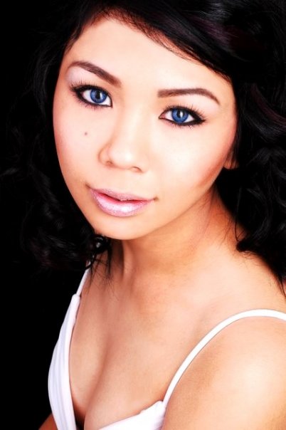 Tree - Blue contacts