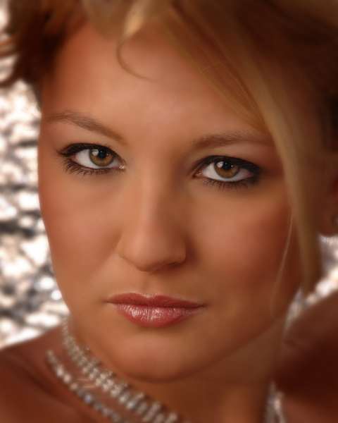 Julia - Headshot