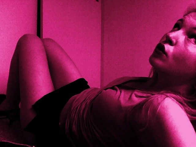 Gigi Castel - indoors