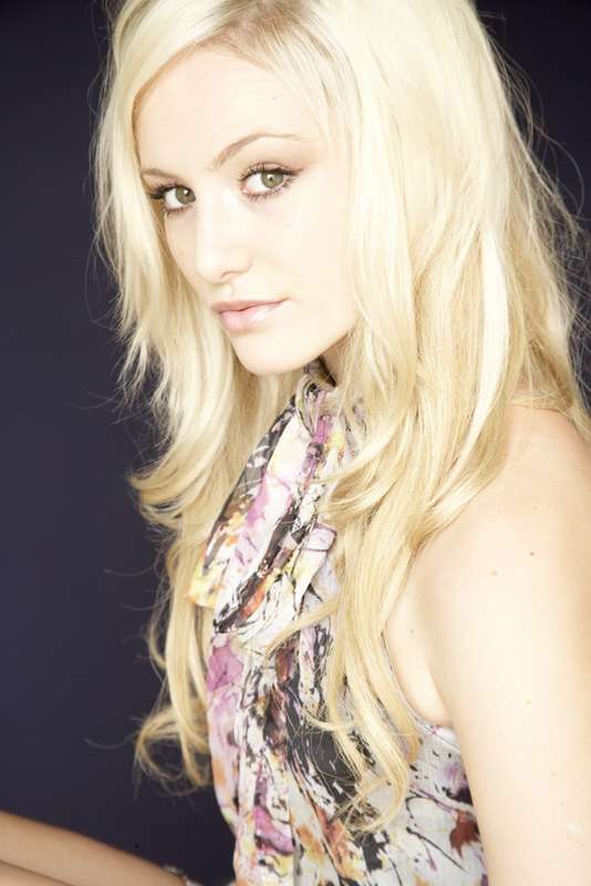 Faye T