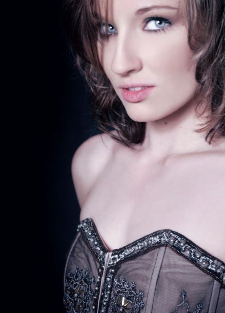 Shandearan Bell - Portrait 