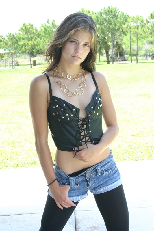 Lauren R