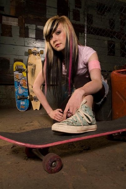 Kimi - skater girl