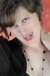 Reni - I won't bite.... hard.