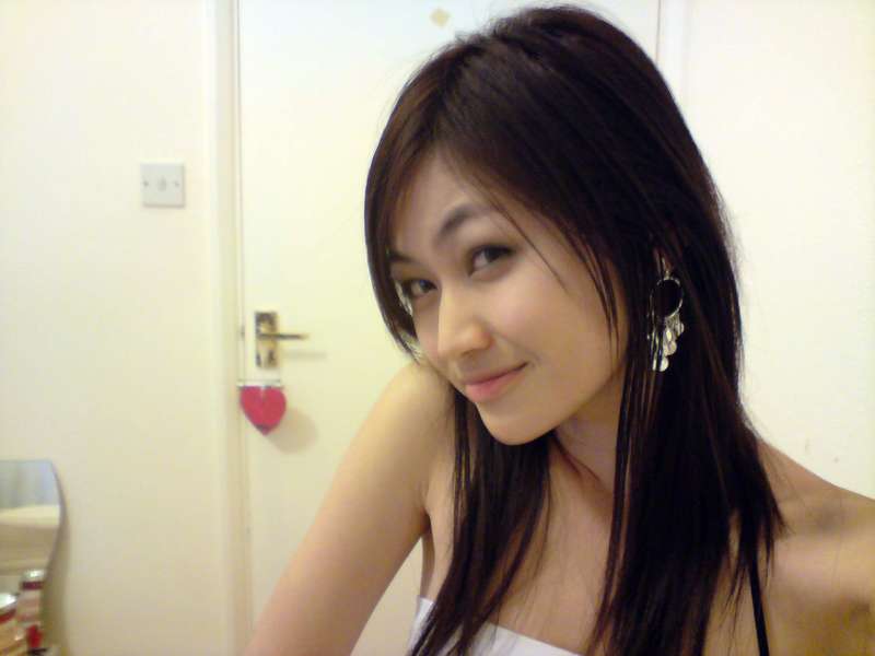 Lie-Z - Hanging a heart on my door