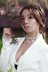 Yunie - Outside Summer