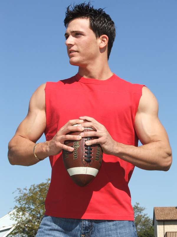 PHIL - Red cut off with football
