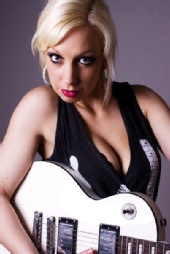 Taylor Fox - rock chick