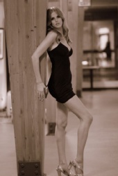 Kaylee Heath - Pose