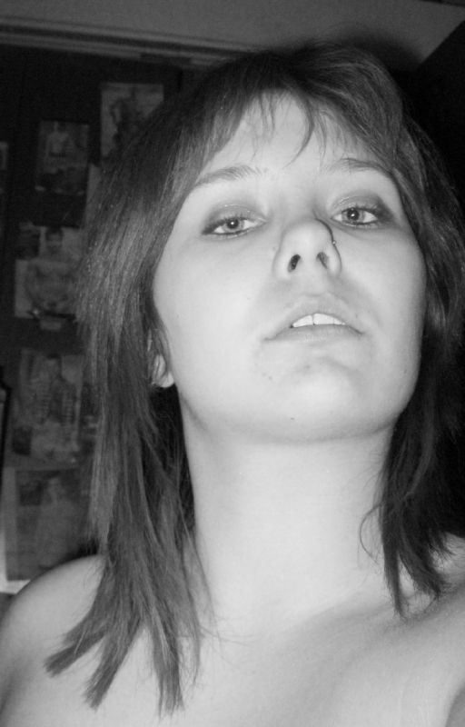 Kalisina - Balck and white