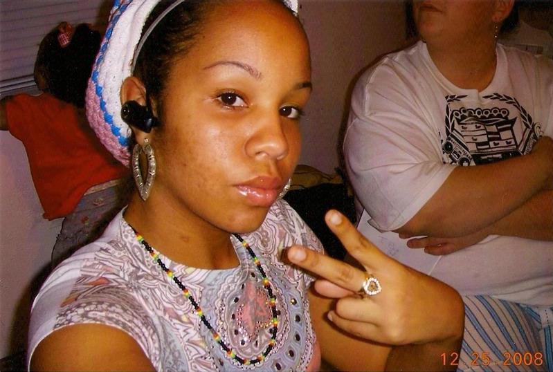 Andrea - Me (peace sign)