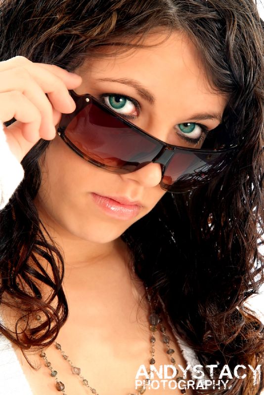Cassandra W - look into my eyes