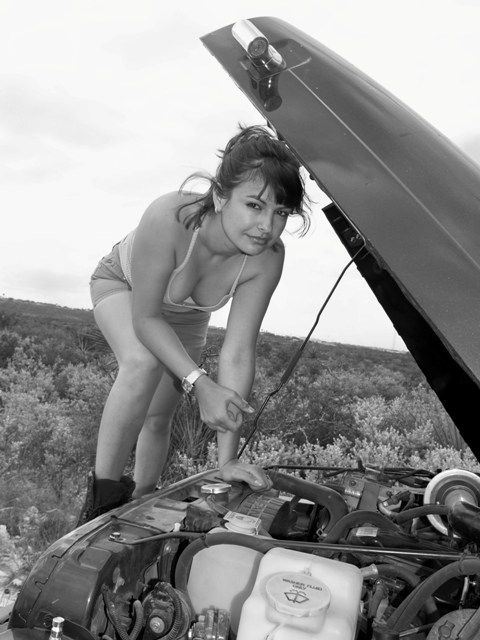 Gabriela - Fixing the Jeep