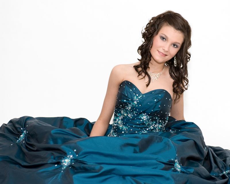 Kelsey Hendren - Modeling for my Prom