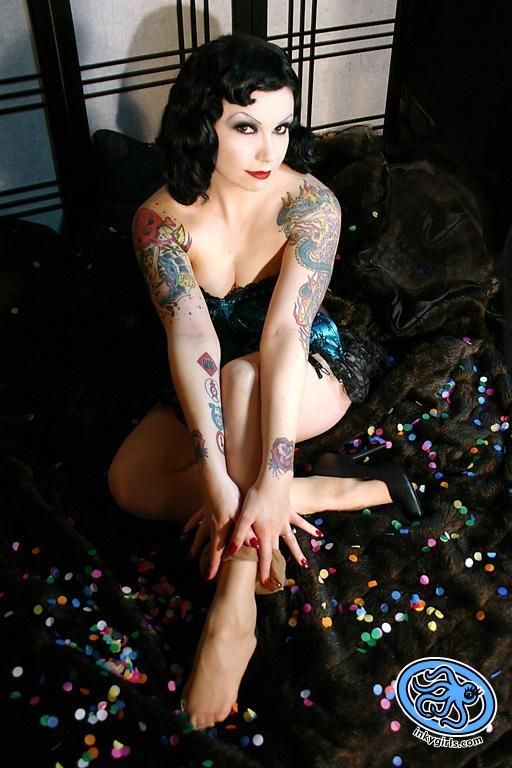 Jezahell Van Horn - Inky Girls 