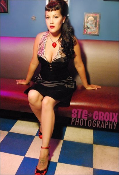 Roni Deville - Pin-up