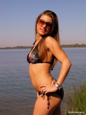 Stephanie - side