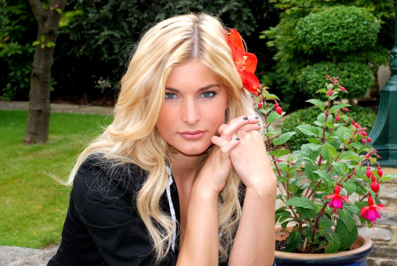 Vivienne Edge - Casual