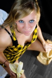 Hollisterbabe2406 - just eating a banana lol