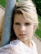 Jessika Dee - Headshot