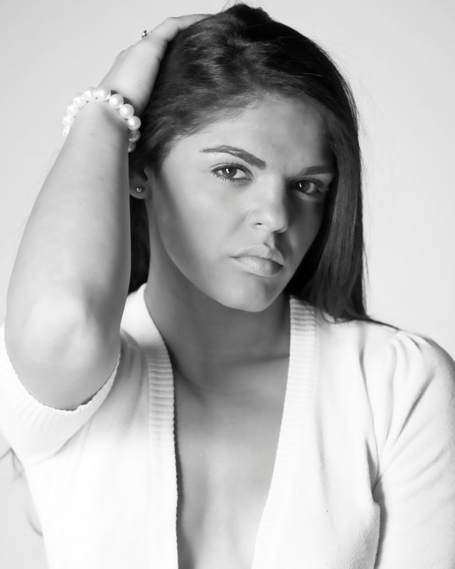 Manda - White Sweater 3