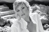 Hollie - Hollie