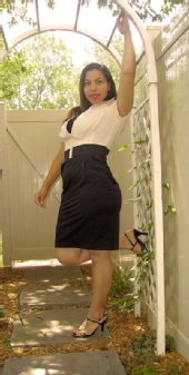 Ladyee - full body shot