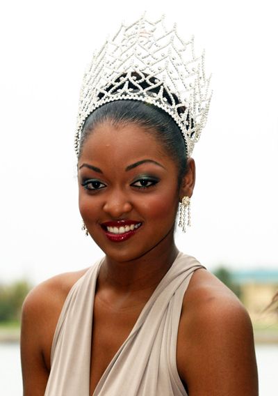 Relle Antonette - Headshot 3