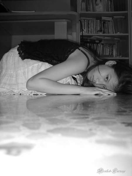 Estara - shades of gray