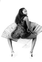 Nuffer - Black & white