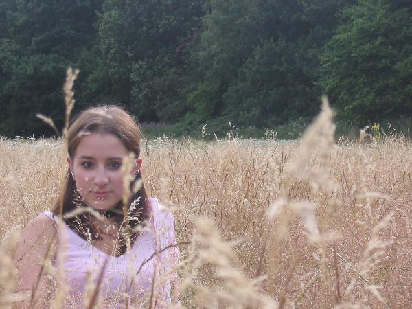 hana xx - In the grass